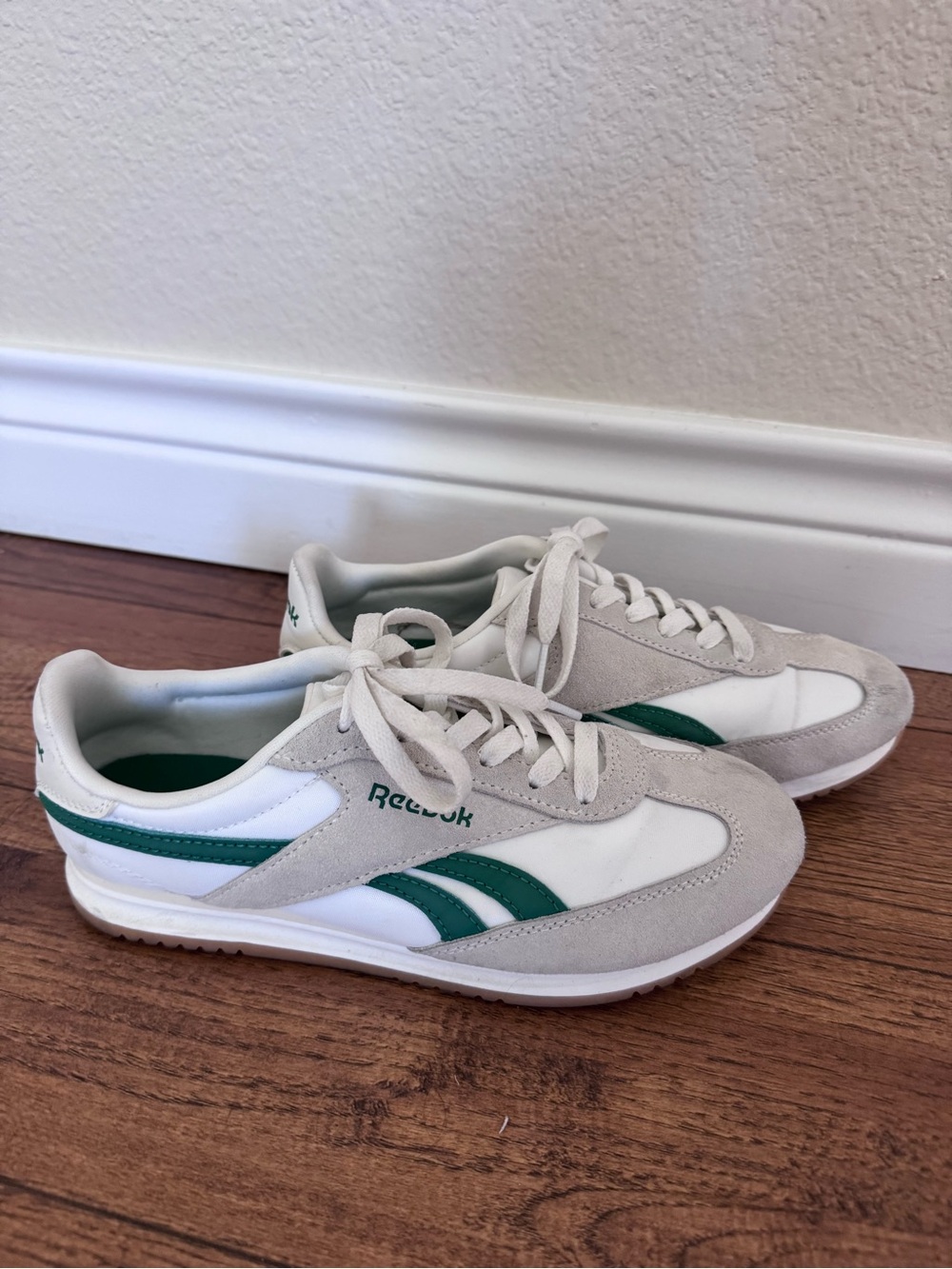 Reebok Green & White Sneakers Size 8